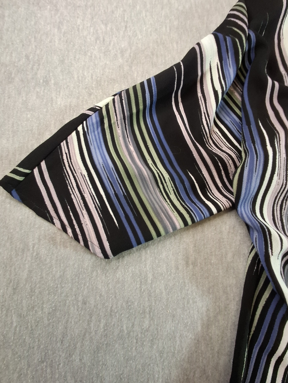 Vince Camuto Womens Size L Black Multicolor Striped Scoop Neck Blouse - Picture 4 of 8